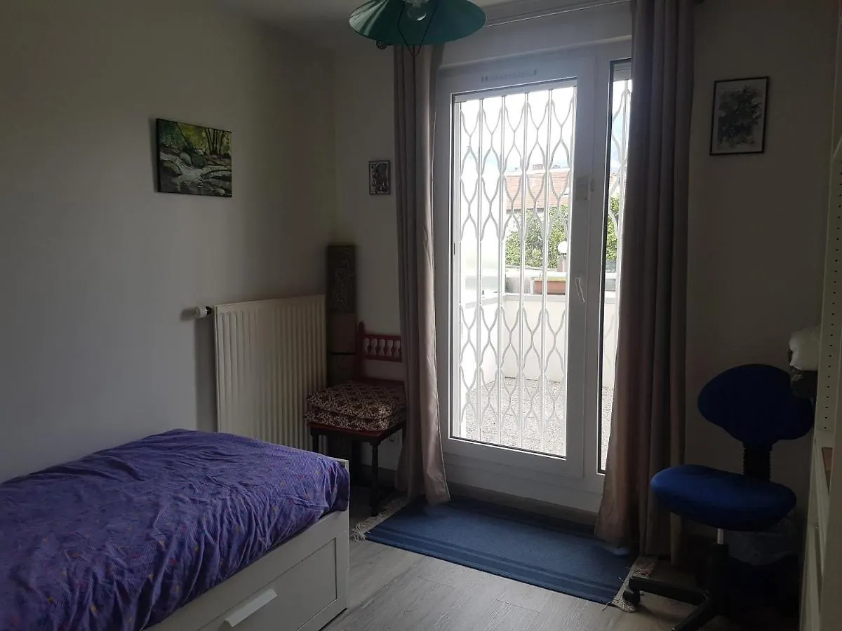Chambre Privative Avec Terrasse Saint-Martin-dʼHères 0*,  Frankrike